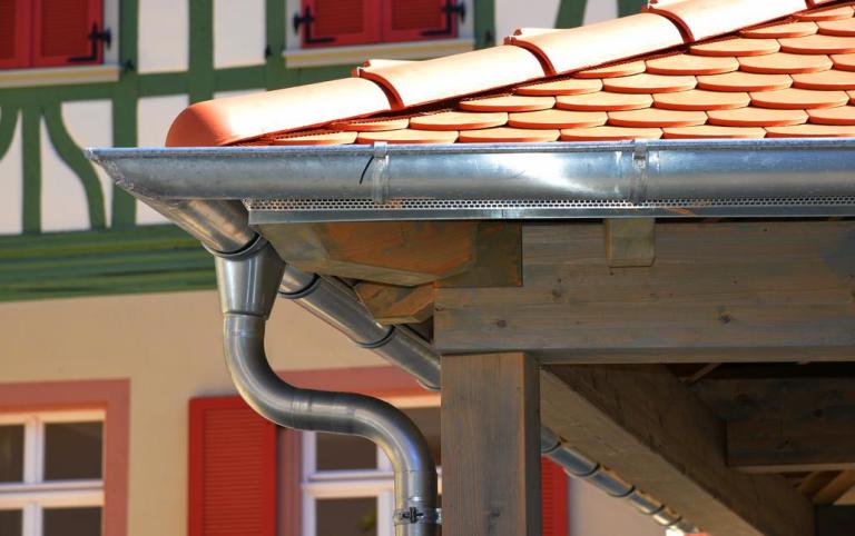 Zinguerie à Thiais : protégez durablement votre toiture