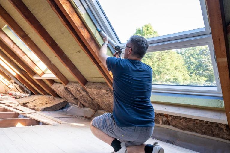 Installer un Velux : quels critères pour bien isoler sa toiture ?